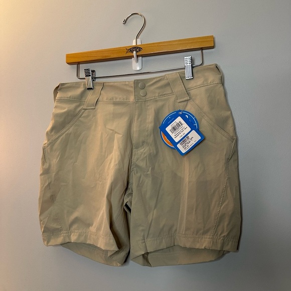 Columbia Pants - Columbia w coral point Tan Casual Shorts nwt 8
